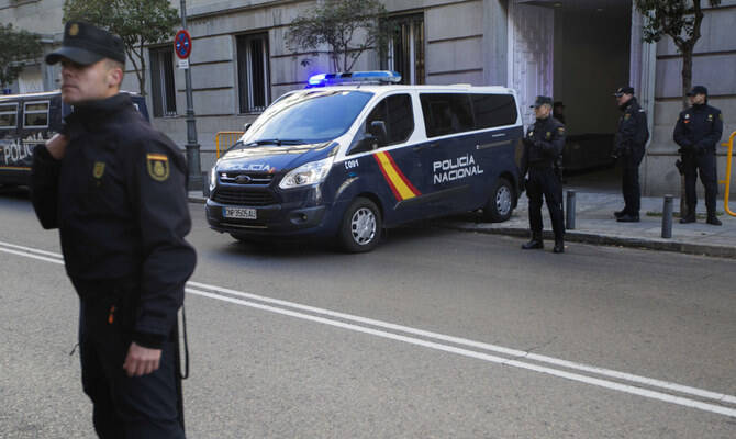 Spain busts lucrative Chinese-Arab money laundering ring