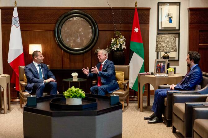 Jordanian king, Maltese PM discuss cooperation in energy, tourism